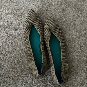 Gold pointed flat - Never Worn